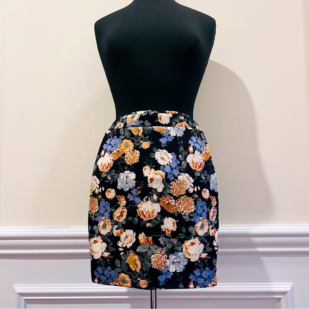 NWT Forever21 Black/Rust/Olive Floral High-Waisted Skirt